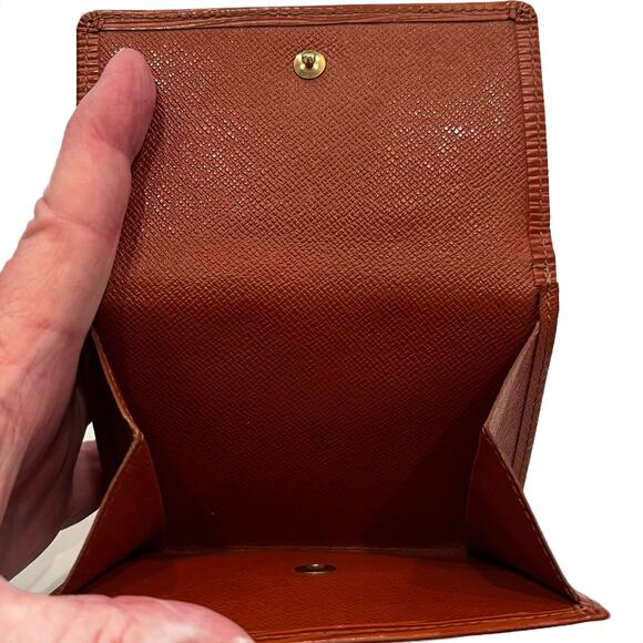 Louis Vuitton Paris Epi Wallet in Chestnut Brown - Picture 7 of 10